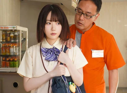 Anh quản lý bắt quả tang em gái lấy trộm đồ trong cửa hàng