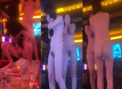 Mỹ nhân thể hiện điệu múa thoát y cực kỳ dâm loạn tại quán hát